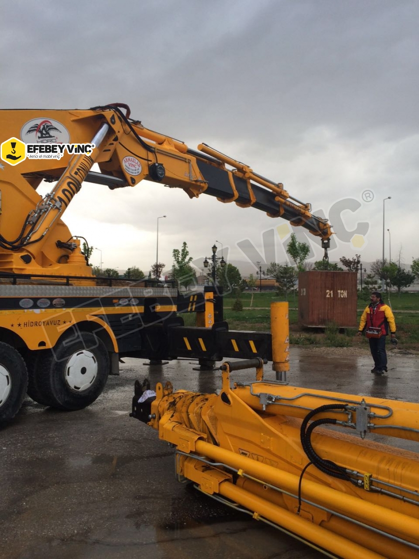 100 tonluk cift kirma vinc hv471 2 el katlanir bomlu mobil vincler 60 120 ton arasi