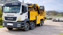 MAN ÜZERİNEDE 80 TON ÇİFT KIRMA VİNÇ