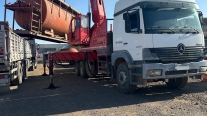 MERCEDES ÜZERİNDE 50 TONLUK ÇİFT KIRMA VİNÇ