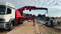 MERCEDES ÜZERİNDE 50 TONLUK ÇİFT KIRMA VİNÇ