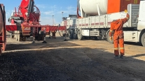 MERCEDES ÜZERİNDE 50 TONLUK ÇİFT KIRMA VİNÇ