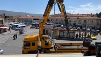 AXOR ÜZERİNDE 35 TONLUK ÇİFT KIRMA
