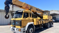 DEV FATİH ÜZERİNDE 25 TON TELESKOBİK VİNÇ
